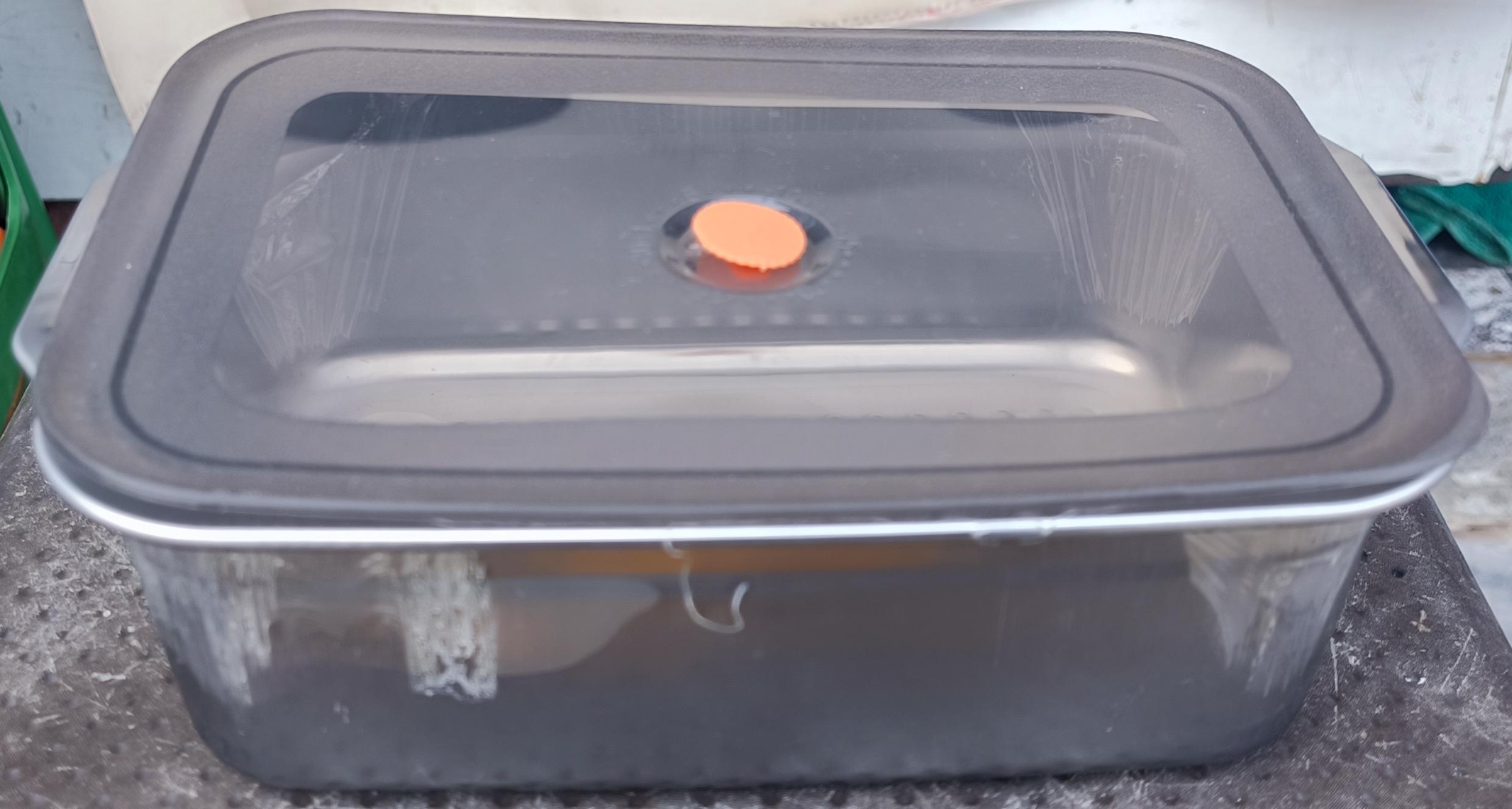 Stainless Steel Food Storage Container with Airtight Lid and Silicone Vent Valve